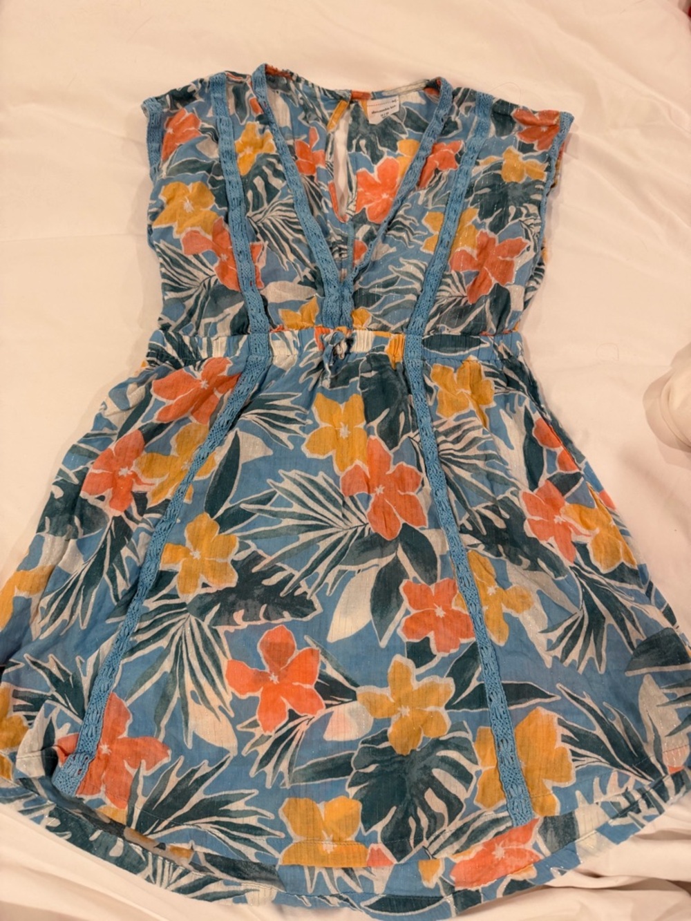 Abercrombie kids Blue Tropical Floral V-Neck beach cover up